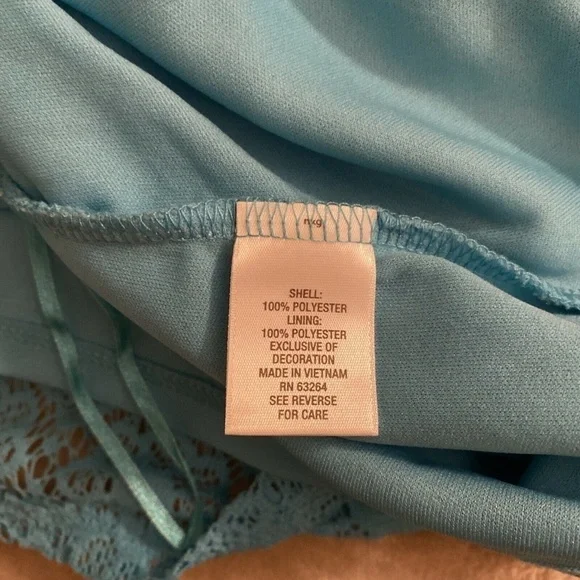 Dressbarn Size PS Blue w/Cap Sleeves Scoop Neck Lined Blouse - EUC - Picture 4 of 4